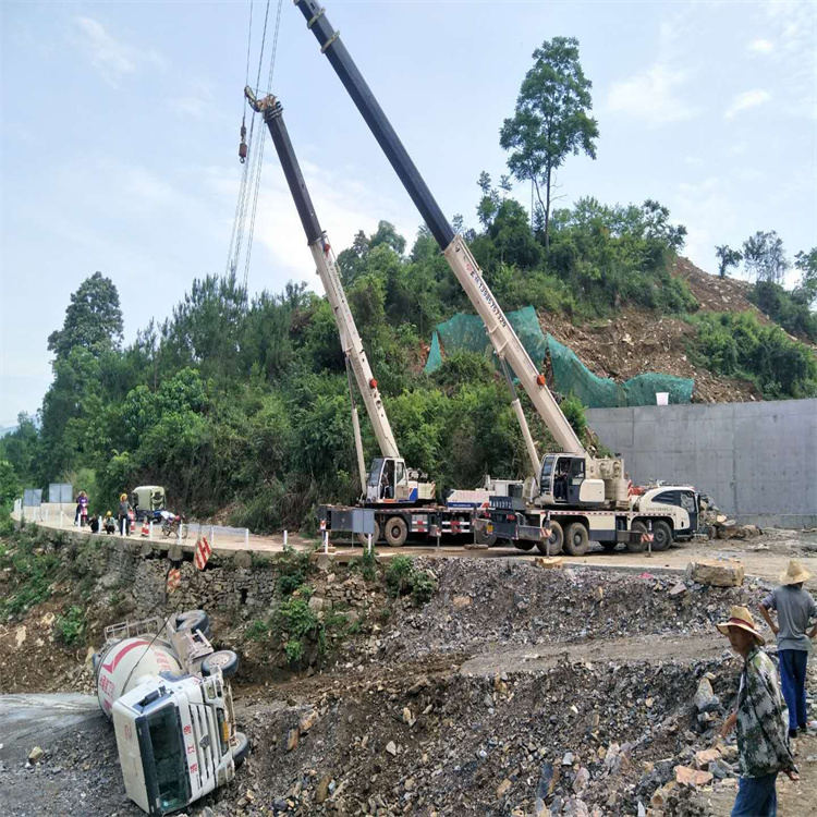 鹰潭余江汽车掉沟里叫吊车救援要多少钱